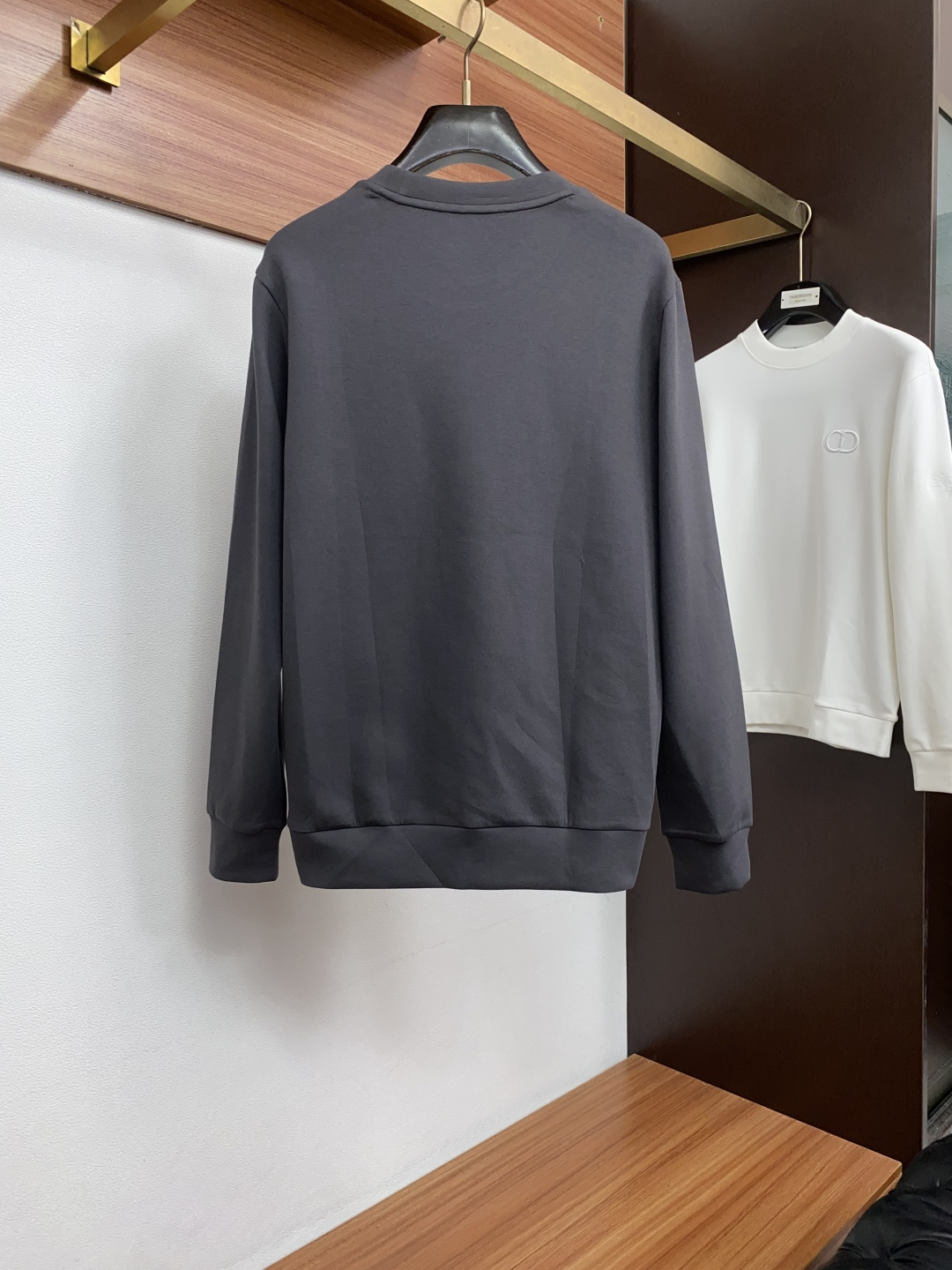 罗意威 26ss秋季 新品 新款贸易订单圆领长袖打底衫长袖T恤网红款！上身舒适透气，不僵硬，定制面料 柔软舒适 整体有着
