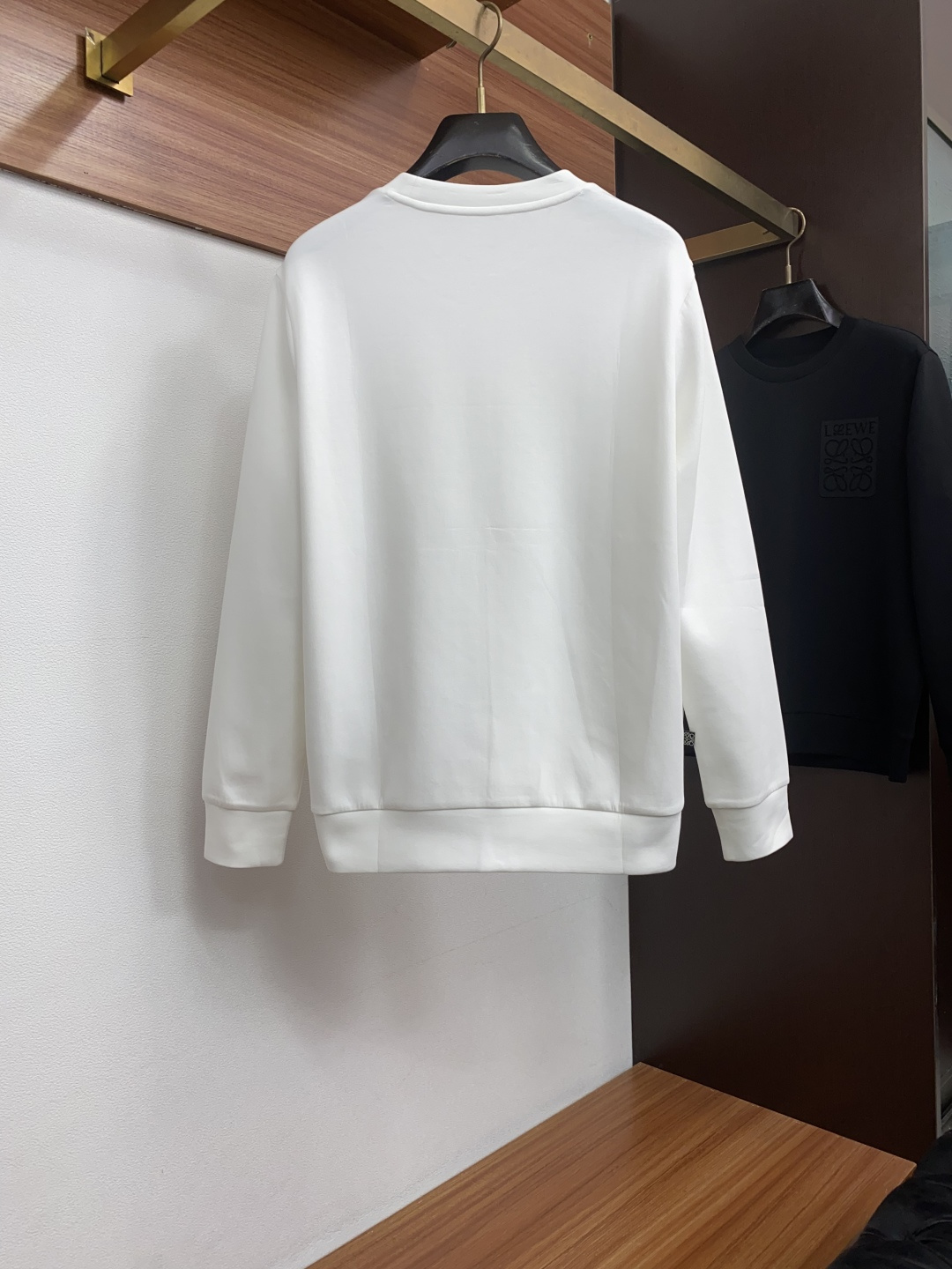 罗意威 26ss秋季 新品 新款贸易订单圆领长袖打底衫长袖T恤网红款!上身舒适透气,不僵硬,定制面料 柔软舒适 整体有着 罗意威 26ss秋季 新品 新款贸易订单圆领长袖打底衫长袖T恤网红款!上身舒适透气,不僵硬,定制面料 柔软舒适 整体有着
