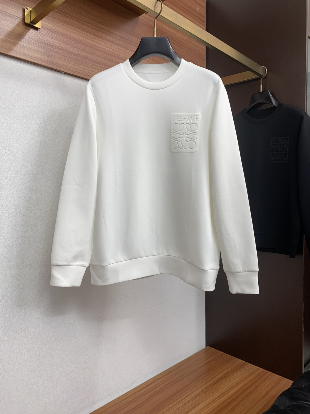 罗意威 26ss秋季 新品 新款贸易订单圆领长袖打底衫长袖T恤网红款!上身舒适透气,不僵硬,定制面料 柔软舒适 整体有着 罗意威 26ss秋季 新品 新款贸易订单圆领长袖打底衫长袖T恤网红款!上身舒适透气,不僵硬,定制面料 柔软舒适 整体有着