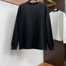 1v 路易威登 26ss秋季 新品 新款贸易订单圆领打底长袖衫 定制长绒棉上身舒适透气,不僵硬,定制提花镂空羊毛混纺面料 1v 路易威登 26ss秋季 新品 新款贸易订单圆领打底长袖衫 定制长绒棉上身舒适透气,不僵硬,定制提花镂空羊毛混纺面料