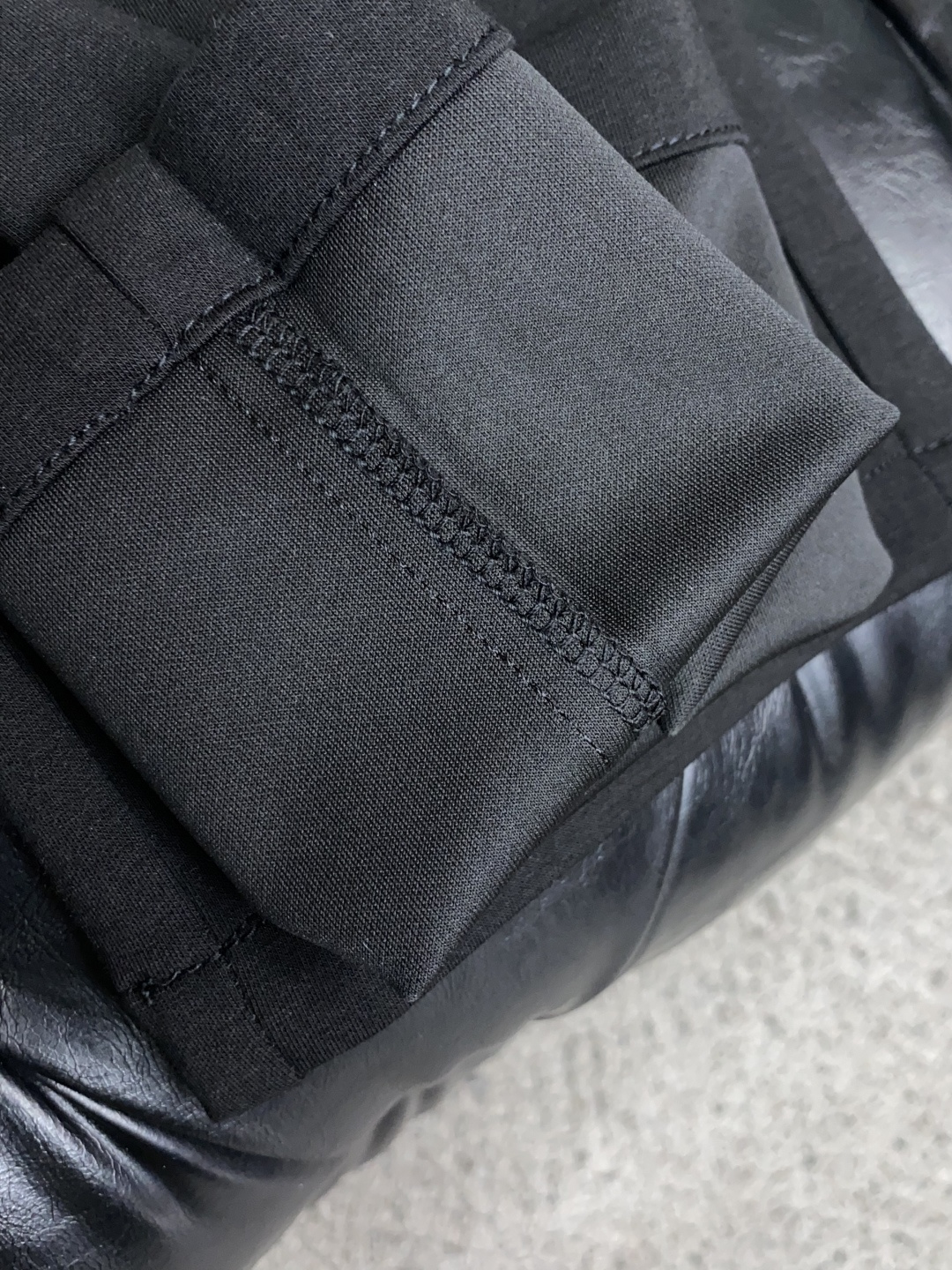 罗意威 M-3xL 最新款秋冬纯棉时尚休闲裤最新款上身版型无敌正!直筒版型 绝对可以闭眼收的一款 此款裤子非常百搭,弹力 罗意威 M-3xL 最新款秋冬纯棉时尚休闲裤最新款上身版型无敌正!直筒版型 绝对可以闭眼收的一款 此款裤子非常百搭,弹力