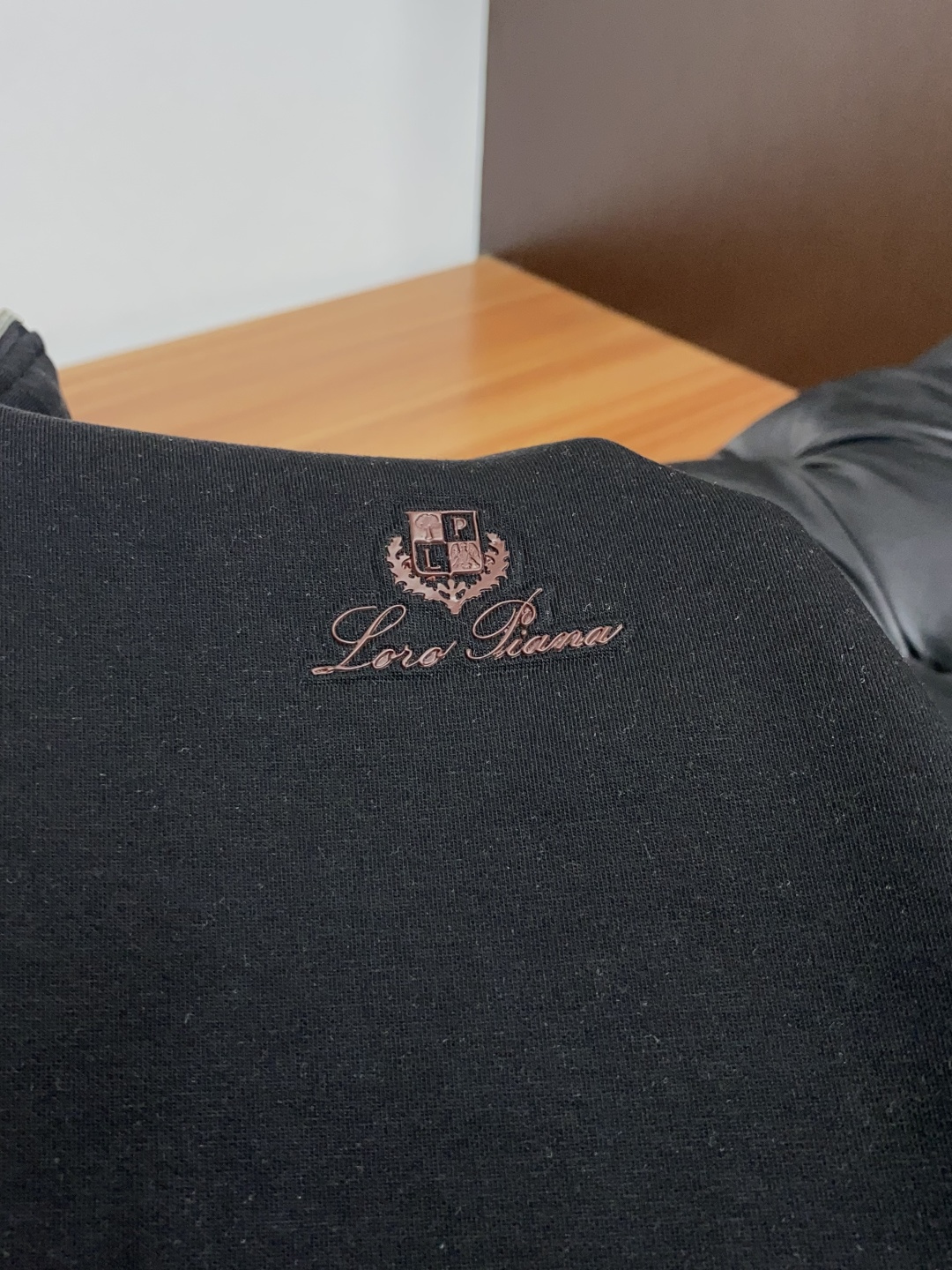 Loro Piana 诺悠翩雅 26年最新款开衫套装 最新最顶级经典刺绣。重工排列立领经典图案潮流休闲套装，最顶级的品质