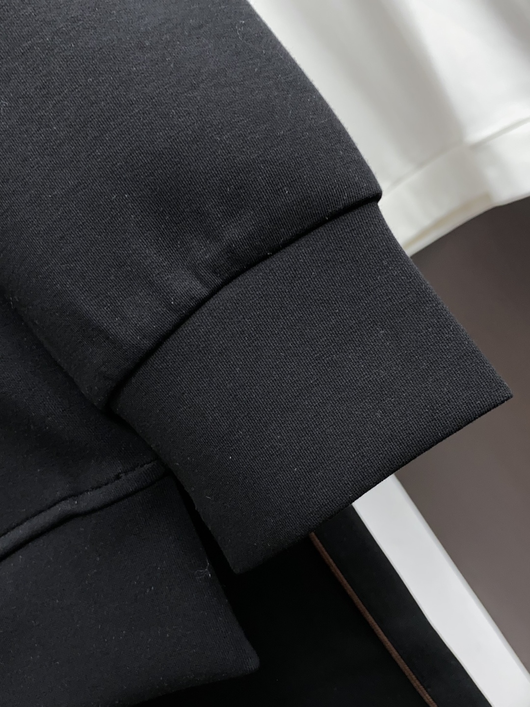 Loro Piana 诺悠翩雅 26年最新款开衫套装 最新最顶级经典刺绣。重工排列立领经典图案潮流休闲套装，最顶级的品质