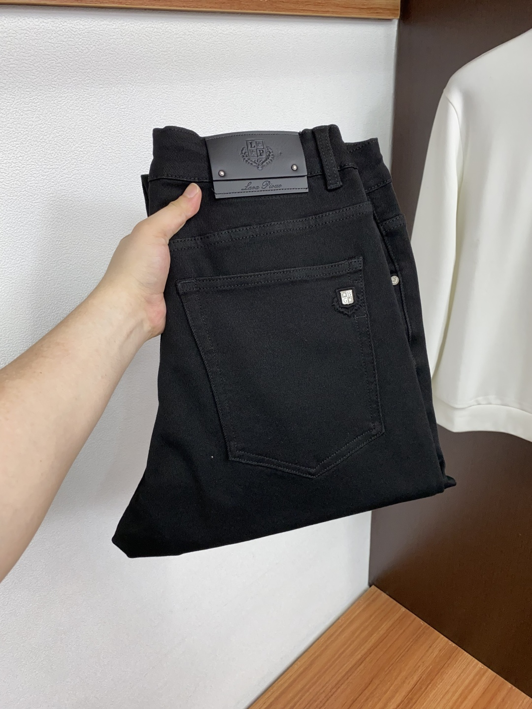 Loro Piana 诺悠翩雅 29-38 26秋冬 新款 男士小直筒原单 牛仔裤裤 秋冬新款超柔软,弹力面料,复杂的手 Loro Piana 诺悠翩雅 29-38 26秋冬 新款 男士小直筒原单 牛仔裤裤 秋冬新款超柔软,弹力面料,复杂的手