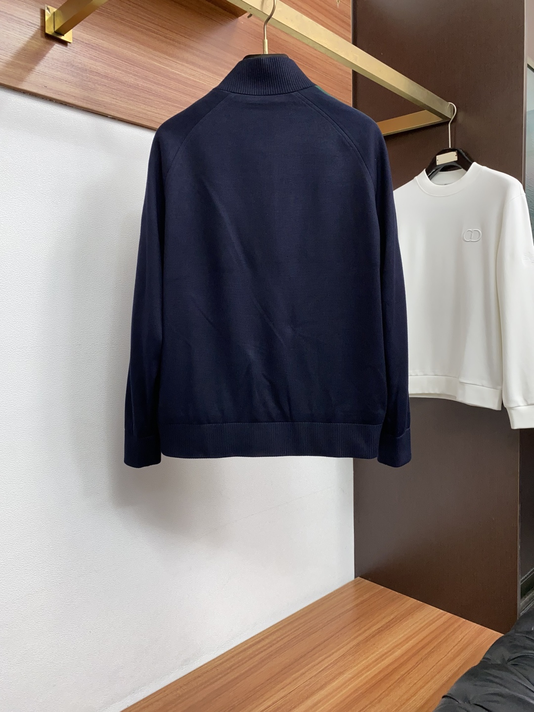 古奇 26秋冬新款针织外套羊毛混纺纱线 一线品牌的要求理念 款式大方时尚 上身有型不会臃肿 超好穿搭而且很实穿 可以横跨