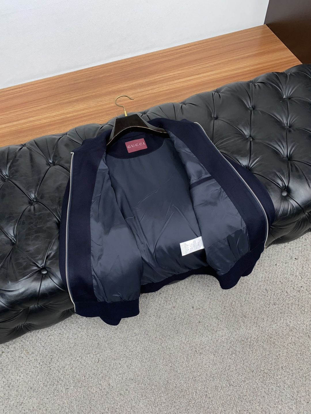 古奇 26秋冬新款针织外套羊毛混纺纱线 一线品牌的要求理念 款式大方时尚 上身有型不会臃肿 超好穿搭而且很实穿 可以横跨