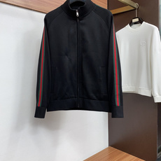 古奇 26秋冬新款针织外套羊毛混纺纱线 一线品牌的要求理念 款式大方时尚 上身有型不会臃肿 超好穿搭而且很实穿 可以横跨 古奇 26秋冬新款针织外套羊毛混纺纱线 一线品牌的要求理念 款式大方时尚 上身有型不会臃肿 超好穿搭而且很实穿 可以横跨