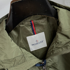 蒙口 码数M-3xL 重磅推荐!2026秋冬新品 官网同步发售 简约立领棉衣夹克外套 进口原版高品质聚酯纤维面料,工艺垂 蒙口 码数M-3xL 重磅推荐!2026秋冬新品 官网同步发售 简约立领棉衣夹克外套 进口原版高品质聚酯纤维面料,工艺垂