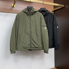 蒙口 码数M-3xL 重磅推荐!2026秋冬新品 官网同步发售 简约立领棉衣夹克外套 进口原版高品质聚酯纤维面料,工艺垂 蒙口 码数M-3xL 重磅推荐!2026秋冬新品 官网同步发售 简约立领棉衣夹克外套 进口原版高品质聚酯纤维面料,工艺垂