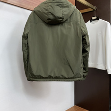 蒙口 码数M-3xL 重磅推荐!2026秋冬新品 官网同步发售 简约立领棉衣夹克外套 进口原版高品质聚酯纤维面料,工艺垂 蒙口 码数M-3xL 重磅推荐!2026秋冬新品 官网同步发售 简约立领棉衣夹克外套 进口原版高品质聚酯纤维面料,工艺垂