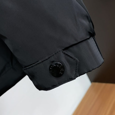 蒙口 码数M-3xL 重磅推荐!2026秋冬新品 官网同步发售 简约立领棉衣夹克外套 进口原版高品质聚酯纤维面料,工艺垂 蒙口 码数M-3xL 重磅推荐!2026秋冬新品 官网同步发售 简约立领棉衣夹克外套 进口原版高品质聚酯纤维面料,工艺垂