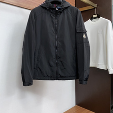 蒙口 码数M-3xL 重磅推荐!2026秋冬新品 官网同步发售 简约立领棉衣夹克外套 进口原版高品质聚酯纤维面料,工艺垂 蒙口 码数M-3xL 重磅推荐!2026秋冬新品 官网同步发售 简约立领棉衣夹克外套 进口原版高品质聚酯纤维面料,工艺垂