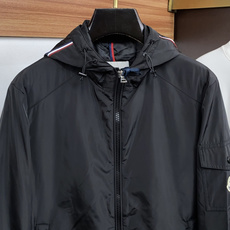 蒙口 码数M-3xL 重磅推荐!2026秋冬新品 官网同步发售 简约立领棉衣夹克外套 进口原版高品质聚酯纤维面料,工艺垂 蒙口 码数M-3xL 重磅推荐!2026秋冬新品 官网同步发售 简约立领棉衣夹克外套 进口原版高品质聚酯纤维面料,工艺垂