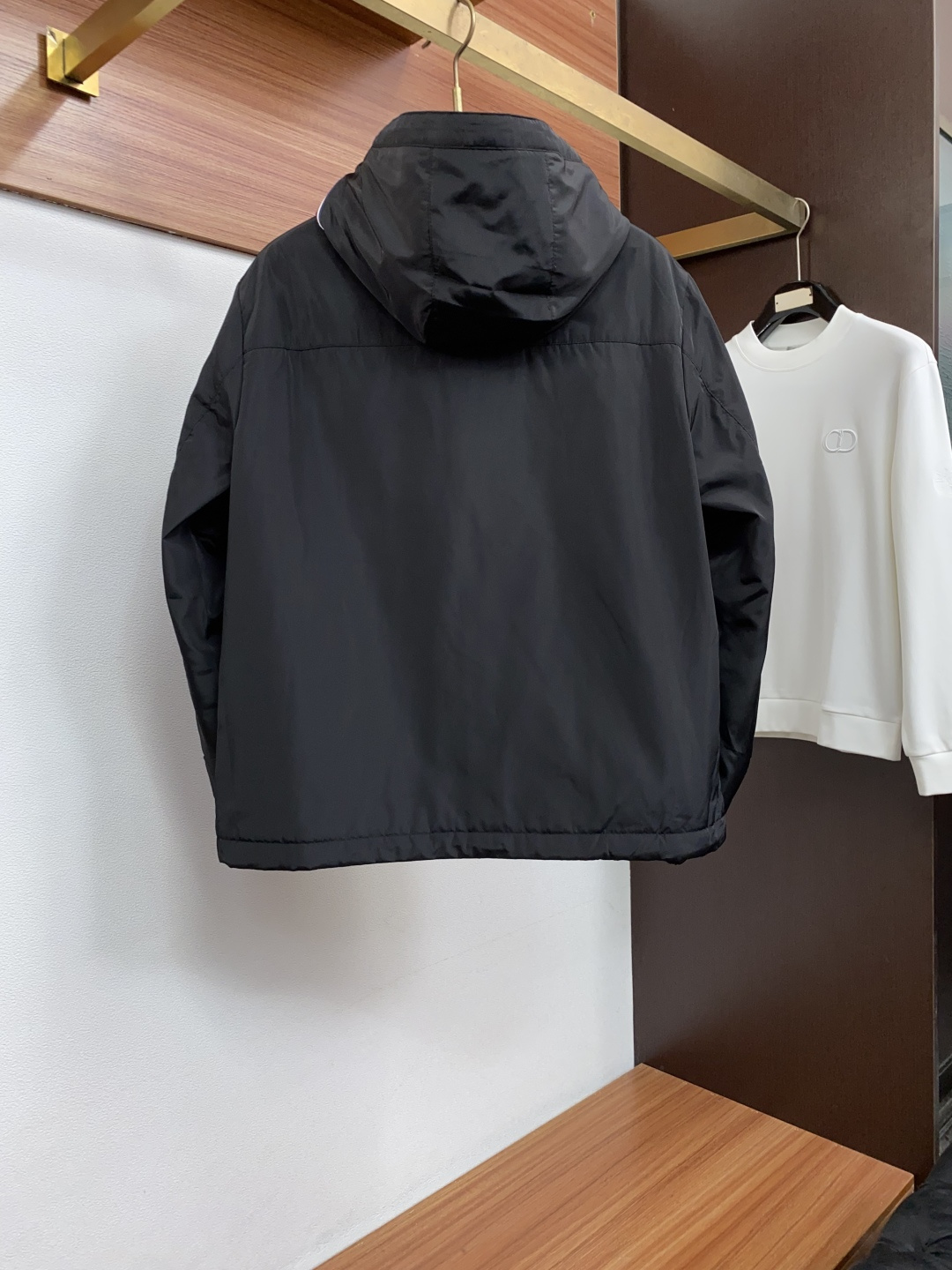 蒙口 码数M-3xL 重磅推荐!2026秋冬新品 官网同步发售 简约立领棉衣夹克外套 进口原版高品质聚酯纤维面料,工艺垂 蒙口 码数M-3xL 重磅推荐!2026秋冬新品 官网同步发售 简约立领棉衣夹克外套 进口原版高品质聚酯纤维面料,工艺垂