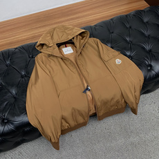 蒙口 码数M-3xL 重磅推荐!2026秋冬新品 官网同步发售 简约立领棉衣夹克外套 进口原版高品质聚酯纤维面料,工艺垂 蒙口 码数M-3xL 重磅推荐!2026秋冬新品 官网同步发售 简约立领棉衣夹克外套 进口原版高品质聚酯纤维面料,工艺垂