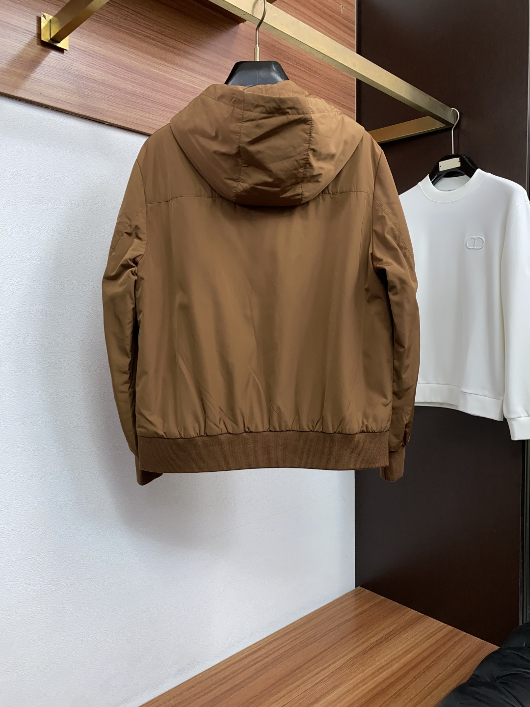 蒙口 码数M-3xL 重磅推荐!2026秋冬新品 官网同步发售 简约立领棉衣夹克外套 进口原版高品质聚酯纤维面料,工艺垂 蒙口 码数M-3xL 重磅推荐!2026秋冬新品 官网同步发售 简约立领棉衣夹克外套 进口原版高品质聚酯纤维面料,工艺垂