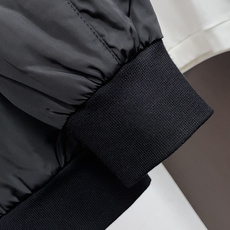 蒙口 码数M-3xL 重磅推荐!2026秋冬新品 官网同步发售 简约立领棉衣夹克外套 进口原版高品质聚酯纤维面料,工艺垂 蒙口 码数M-3xL 重磅推荐!2026秋冬新品 官网同步发售 简约立领棉衣夹克外套 进口原版高品质聚酯纤维面料,工艺垂