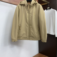 巴宝莉 码数M-3xL 重磅推荐!2026秋冬新品 官网同步发售 简约立领棉衣夹克外套 进口原版高品质聚酯纤维面料,工艺 巴宝莉 码数M-3xL 重磅推荐!2026秋冬新品 官网同步发售 简约立领棉衣夹克外套 进口原版高品质聚酯纤维面料,工艺