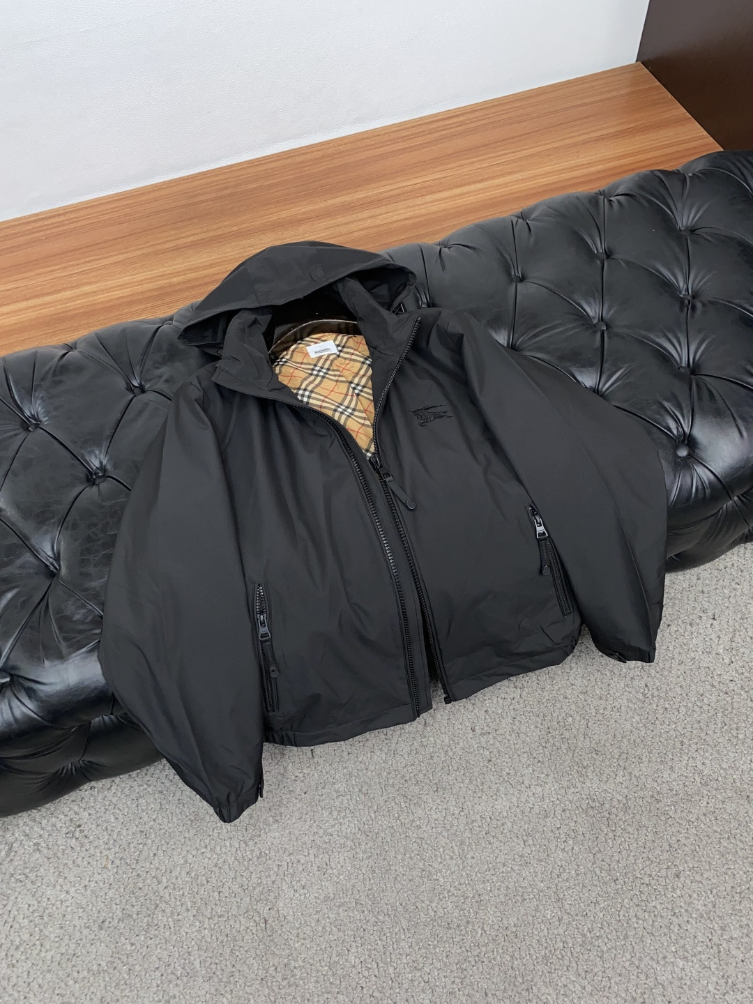 巴宝莉 码数M-3xL 重磅推荐！2026秋冬新品 官网同步发售 简约立领棉衣夹克外套 进口原版高品质聚酯纤维面料，工艺