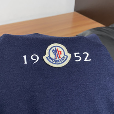 蒙口 码数 M-3xL Moncler26秋冬新款打底衫 Moncler这款打底衫精选成份:54%粘纤 28%腈 蒙口 码数 M-3xL Moncler26秋冬新款打底衫 Moncler这款打底衫精选成份:54%粘纤 28%腈