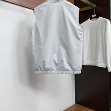 Loro piana 诺悠翩雅 2026ss春季新款发布双面马甲夹克外套,秋冬季爆款外套,经典剪刀臂章设计,穿上就是舒适 Loro piana 诺悠翩雅 2026ss春季新款发布双面马甲夹克外套,秋冬季爆款外套,经典剪刀臂章设计,穿上就是舒适