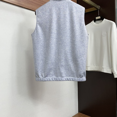 Loro piana 诺悠翩雅 2026ss春季新款发布双面马甲夹克外套,秋冬季爆款外套,经典剪刀臂章设计,穿上就是舒适 Loro piana 诺悠翩雅 2026ss春季新款发布双面马甲夹克外套,秋冬季爆款外套,经典剪刀臂章设计,穿上就是舒适