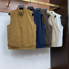 Loro piana 诺悠翩雅 2026ss春季新款发布双面马甲夹克外套,秋冬季爆款外套,经典剪刀臂章设计,穿上就是舒适 Loro piana 诺悠翩雅 2026ss春季新款发布双面马甲夹克外套,秋冬季爆款外套,经典剪刀臂章设计,穿上就是舒适