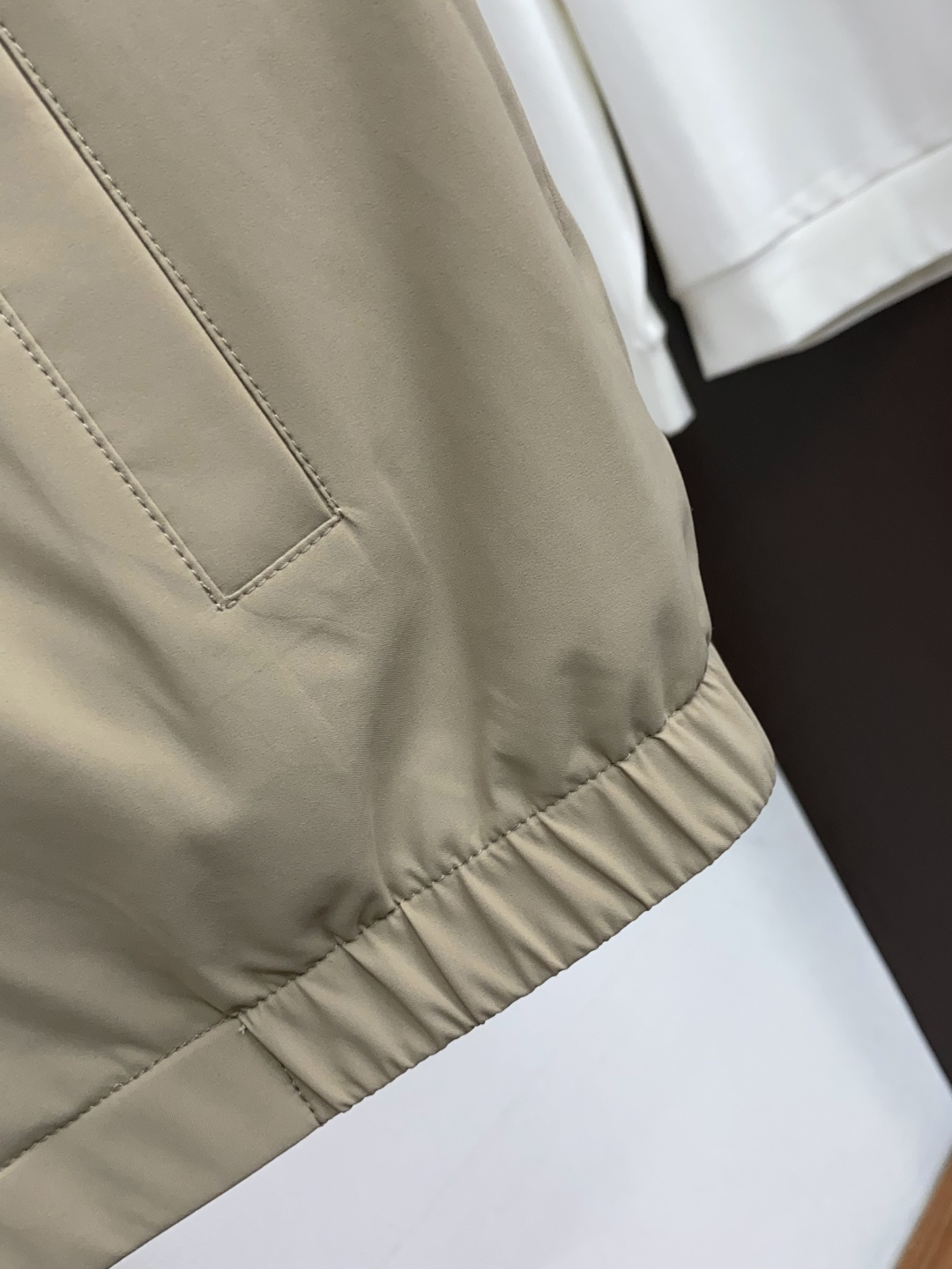 Loro piana 诺悠翩雅 2026ss春季新款发布双面马甲夹克外套，秋冬季爆款外套，经典剪刀臂章设计，穿上就是舒适