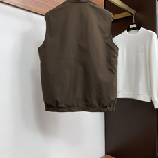 Loro piana 诺悠翩雅 2026ss春季新款发布双面马甲夹克外套,秋冬季爆款外套,经典剪刀臂章设计,穿上就是舒适 Loro piana 诺悠翩雅 2026ss春季新款发布双面马甲夹克外套,秋冬季爆款外套,经典剪刀臂章设计,穿上就是舒适