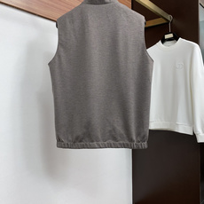 Loro piana 诺悠翩雅 2026ss春季新款发布双面马甲夹克外套,秋冬季爆款外套,经典剪刀臂章设计,穿上就是舒适 Loro piana 诺悠翩雅 2026ss春季新款发布双面马甲夹克外套,秋冬季爆款外套,经典剪刀臂章设计,穿上就是舒适