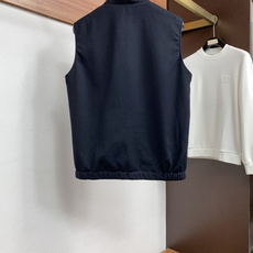 Loro piana 诺悠翩雅 2026ss春季新款发布双面马甲夹克外套,秋冬季爆款外套,经典剪刀臂章设计,穿上就是舒适 Loro piana 诺悠翩雅 2026ss春季新款发布双面马甲夹克外套,秋冬季爆款外套,经典剪刀臂章设计,穿上就是舒适