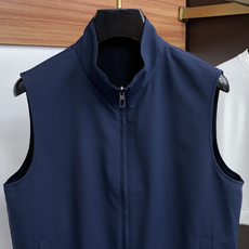 Loro piana 诺悠翩雅 2026ss春季新款发布双面马甲夹克外套,秋冬季爆款外套,经典剪刀臂章设计,穿上就是舒适 Loro piana 诺悠翩雅 2026ss春季新款发布双面马甲夹克外套,秋冬季爆款外套,经典剪刀臂章设计,穿上就是舒适