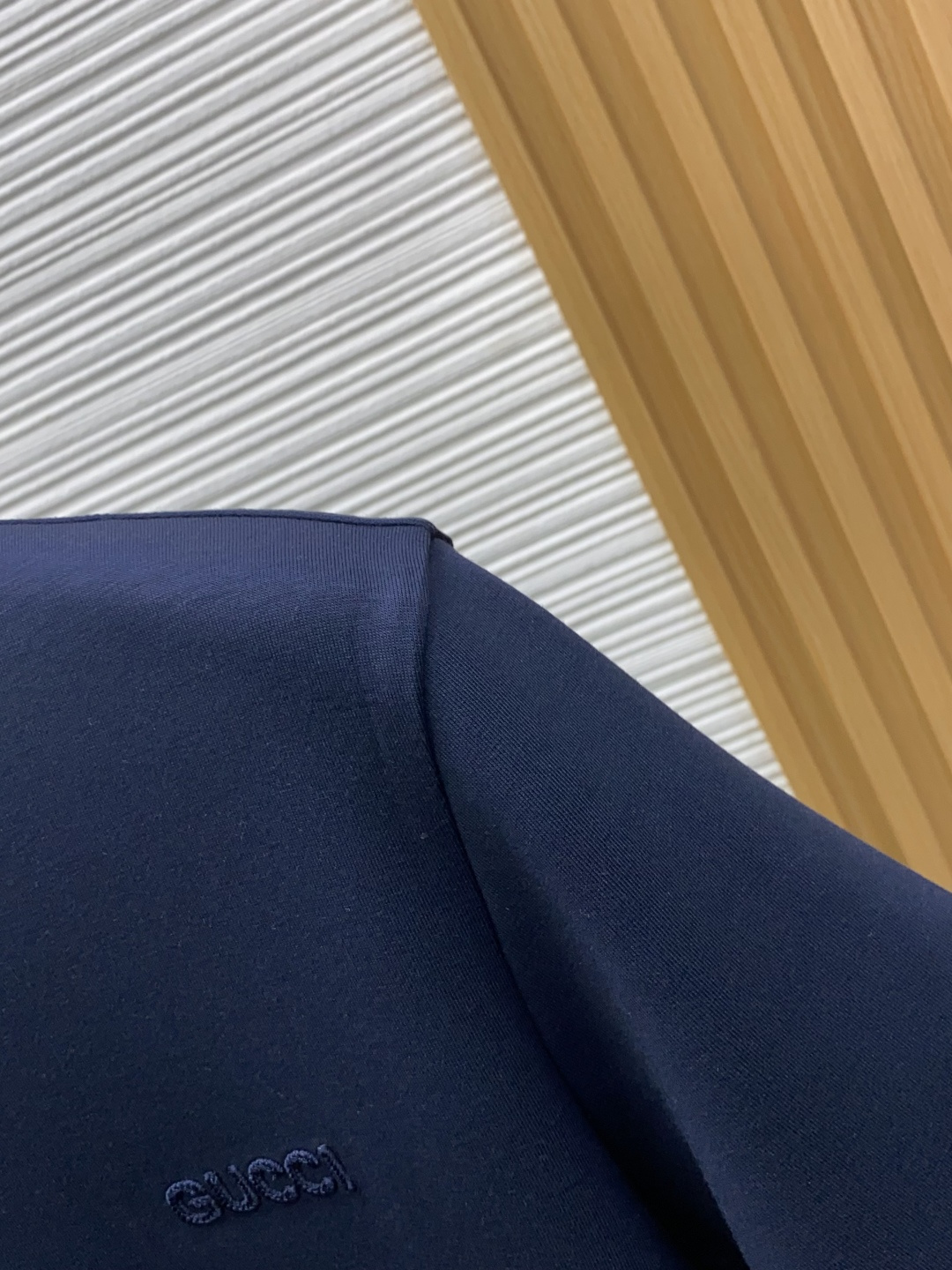 古奇 M-3xL 26秋冬男装专柜官网新品爆款面料超好 人气推荐秋冬必备卫布男士圆领短袖 正面饰有经典图标刺绣元素设计诠