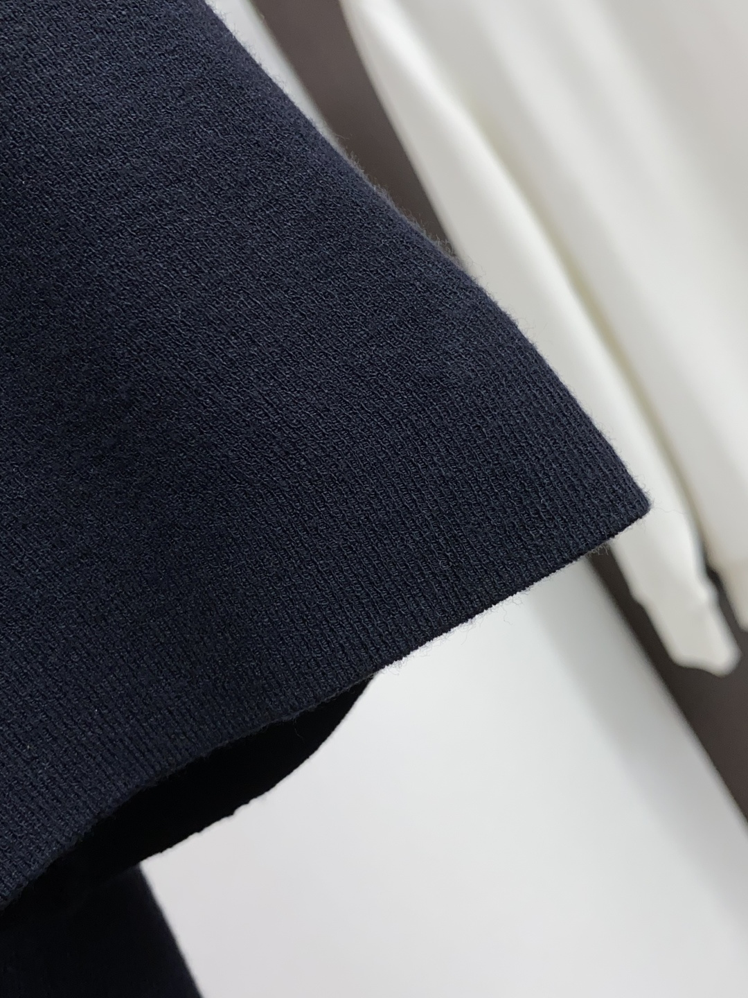 Loro Piana 诺悠翩雅 尺码M-4xL 2026秋冬翻领Polo羊毛衫 成分 羊毛衫 工艺 双领设计 海鸥领 老