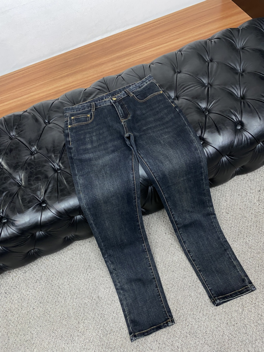 1v路易威登 29-38 最新款牛仔裤 秋冬最新款上身版型无敌正! 绝对可以闭眼收的一款 此款裤子非常百搭,弹力腰围,日 1v路易威登 29-38 最新款牛仔裤 秋冬最新款上身版型无敌正! 绝对可以闭眼收的一款 此款裤子非常百搭,弹力腰围,日