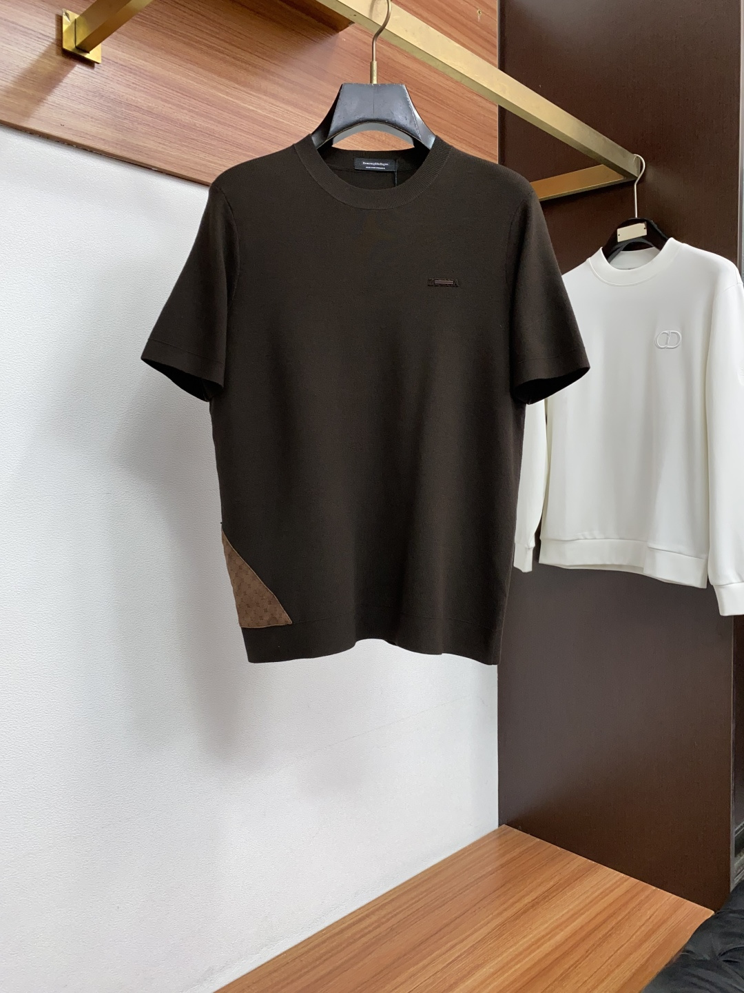 杰尼亚 尺码M-4xL 2026秋冬圆领针织毛衣 老钱风 视觉主调,休闲时尚款式 功能 时尚休闲 百搭打底单穿 杰尼亚 尺码M-4xL 2026秋冬圆领针织毛衣 老钱风 视觉主调,休闲时尚款式 功能 时尚休闲 百搭打底单穿
