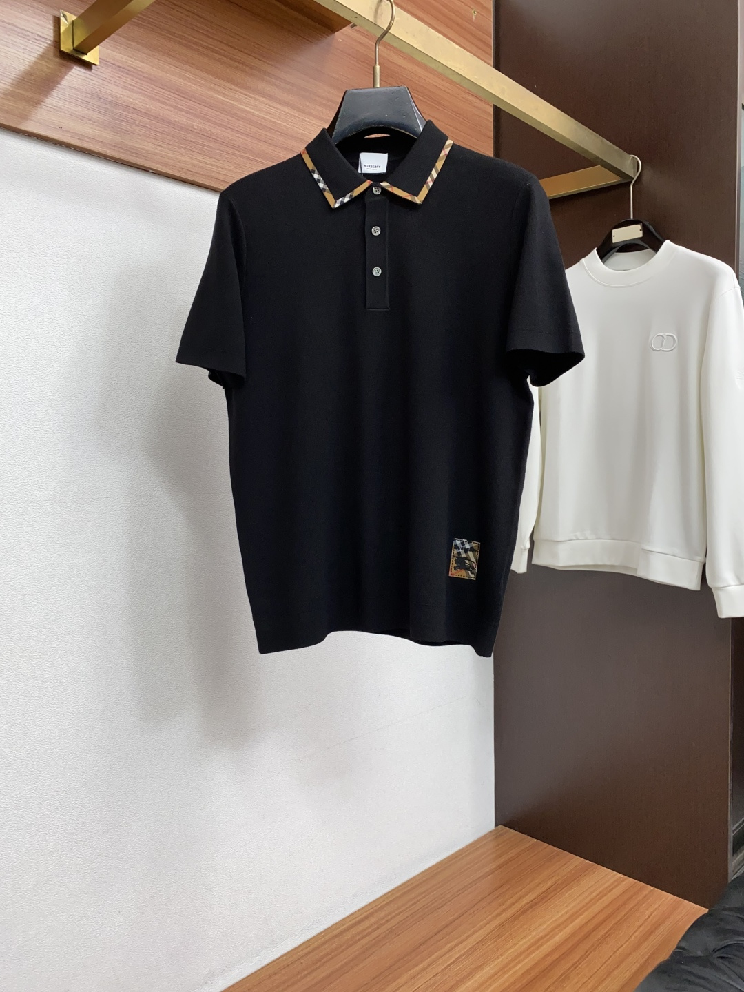 巴宝莉 尺码M-4xL 2026秋冬翻领Polo针织衫 工艺 双领设计 商务老钱风 视觉主调,休闲时尚款式 功能 时尚休 巴宝莉 尺码M-4xL 2026秋冬翻领Polo针织衫 工艺 双领设计 商务老钱风 视觉主调,休闲时尚款式 功能 时尚休