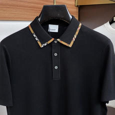 巴宝莉 尺码M-4xL 2026秋冬翻领Polo针织衫 工艺 双领设计 商务老钱风 视觉主调,休闲时尚款式 功能 时尚休 巴宝莉 尺码M-4xL 2026秋冬翻领Polo针织衫 工艺 双领设计 商务老钱风 视觉主调,休闲时尚款式 功能 时尚休