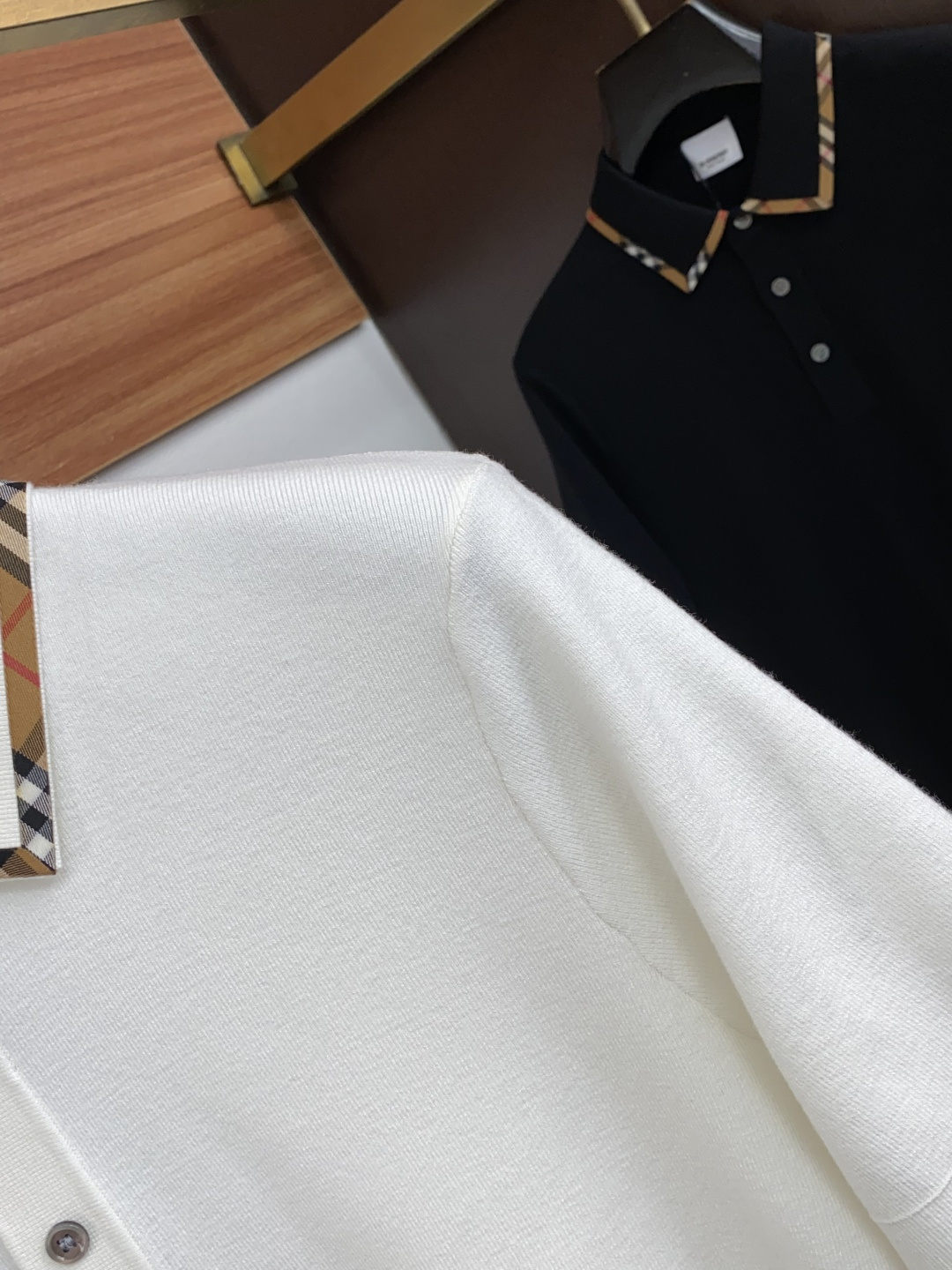 巴宝莉 尺码M-4xL 2026秋冬翻领Polo针织衫 工艺 双领设计 商务老钱风 视觉主调，休闲时尚款式 功能 时尚休