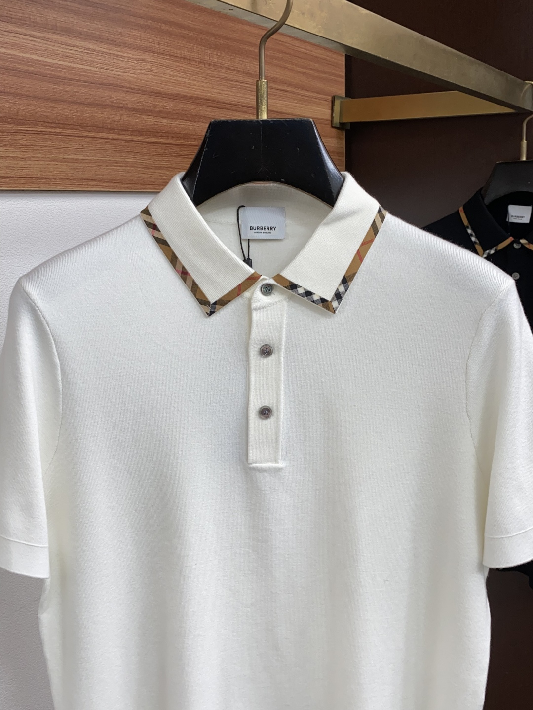 巴宝莉 尺码M-4xL 2026秋冬翻领Polo针织衫 工艺 双领设计 商务老钱风 视觉主调，休闲时尚款式 功能 时尚休