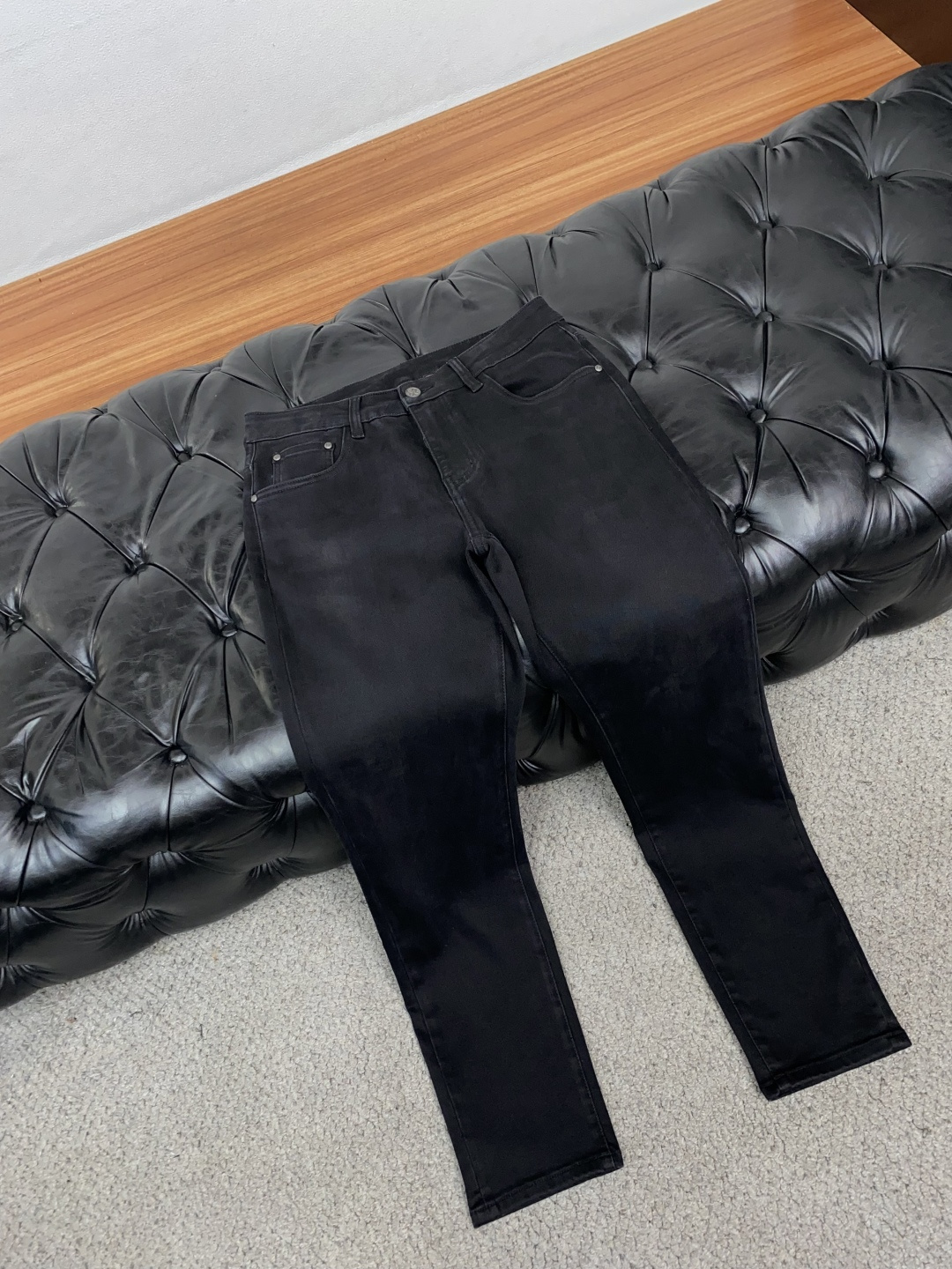 1v 路易威登 29-38 最新款牛仔裤 秋冬最新款上身版型无敌正！ 绝对可以闭眼收的一款 此款裤子非常百搭，弹力腰围,