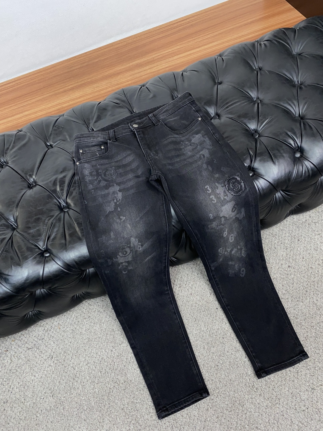马吉拉 29-38 最新款牛仔裤 秋冬最新款上身版型无敌正! 绝对可以闭眼收的一款 此款裤子非常百搭,弹力腰围,日常上班 马吉拉 29-38 最新款牛仔裤 秋冬最新款上身版型无敌正! 绝对可以闭眼收的一款 此款裤子非常百搭,弹力腰围,日常上班