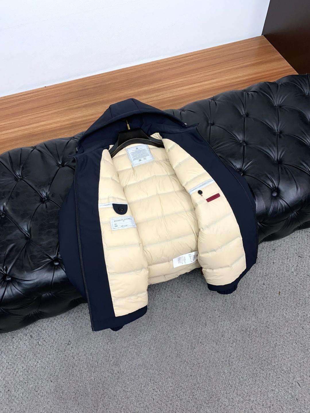 BC 羽绒服 爆款原版1:1订制五金配件全进口原版定制 欢迎专柜对比 绝对的高品质 采用顶级新国标90白鸭绒 超柔软 充