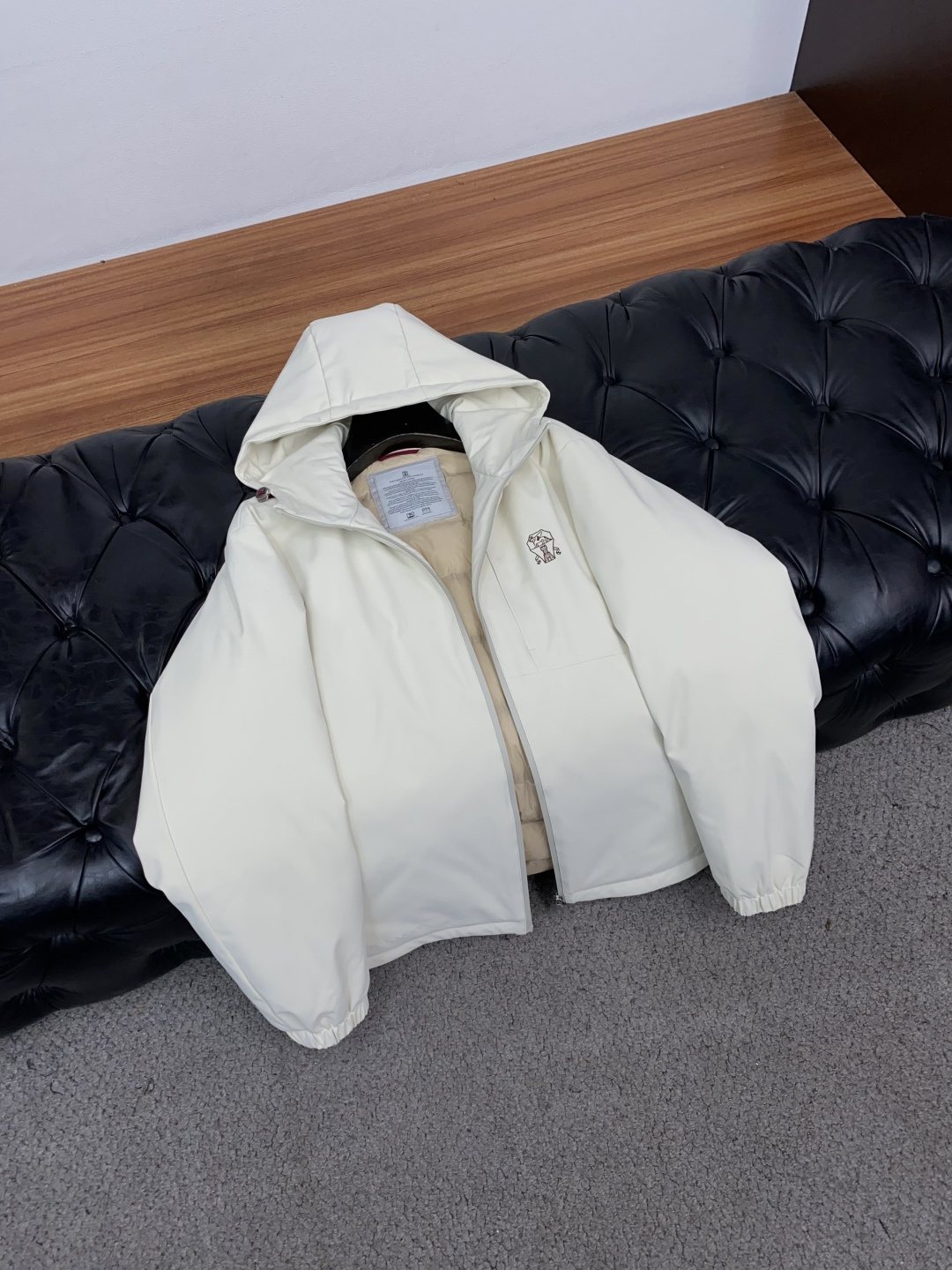 BC 羽绒服 爆款原版1:1订制五金配件全进口原版定制 欢迎专柜对比 绝对的高品质 采用顶级新国标90白鸭绒 超柔软 充