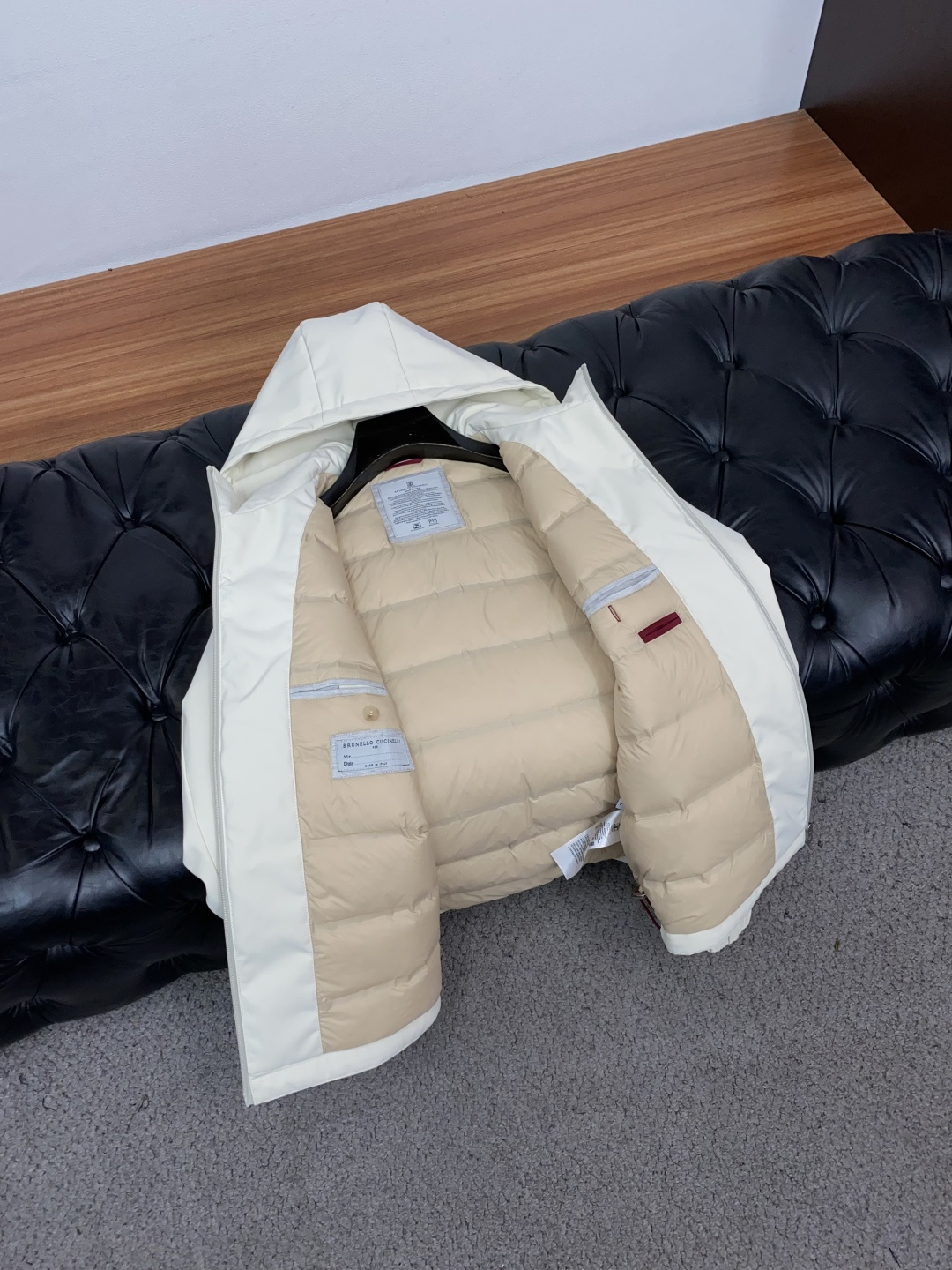 BC 羽绒服 爆款原版1:1订制五金配件全进口原版定制 欢迎专柜对比 绝对的高品质 采用顶级新国标90白鸭绒 超柔软 充
