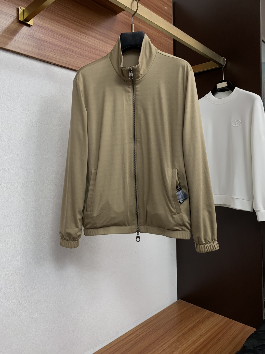 Loro Piana 诺悠翩雅 26秋冬新款双面夹克外套 针织外套羊毛混纺纱线 一线品牌的要求理念 款式大方时尚 上身有