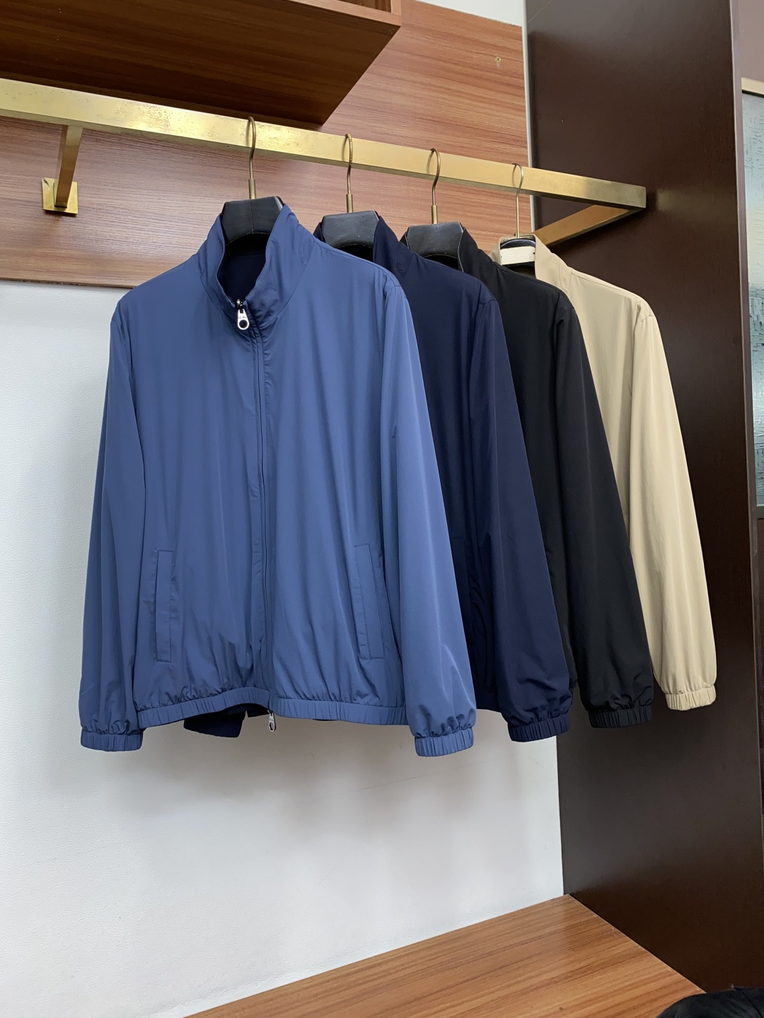 Loro Piana 诺悠翩雅 26秋冬新款双面夹克外套 针织外套羊毛混纺纱线 一线品牌的要求理念 款式大方时尚 上身有