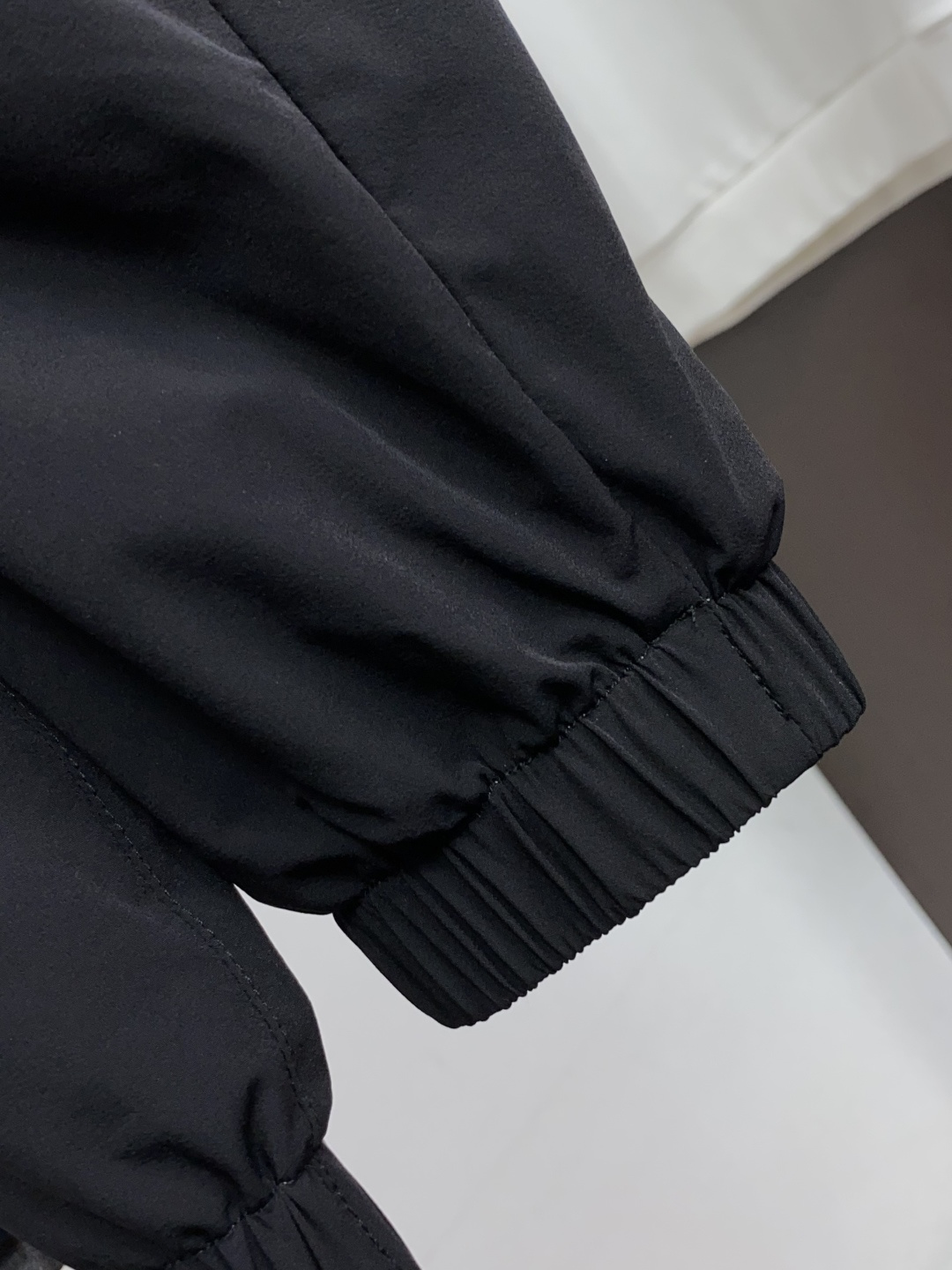 Loro Piana 诺悠翩雅 26秋冬新款双面夹克外套 针织外套羊毛混纺纱线 一线品牌的要求理念 款式大方时尚 上身有