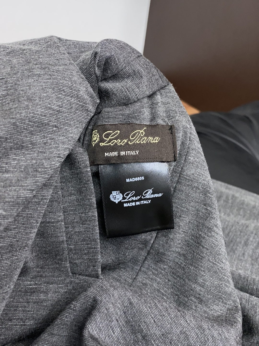 Loro Piana 诺悠翩雅 26秋冬新款双面夹克外套 针织外套羊毛混纺纱线 一线品牌的要求理念 款式大方时尚 上身有