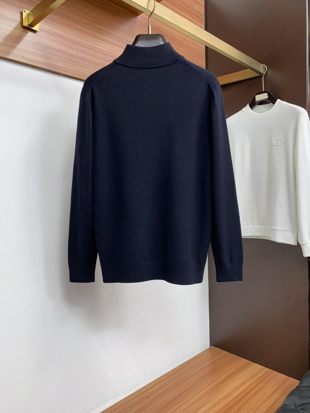 普拉达 M-3xL 2026新款秋冬男士高端简约高领半拉链 针织百分百羊毛长袖毛衣,香港洋行渠道货,纯正血统品质,春夏新 普拉达 M-3xL 2026新款秋冬男士高端简约高领半拉链 针织百分百羊毛长袖毛衣,香港洋行渠道货,纯正血统品质,春夏新